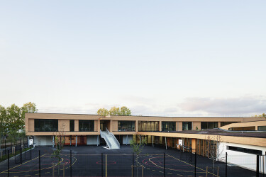 Caroline Aigle school complex