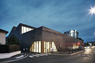 Pierre de Coubertin gymnasium