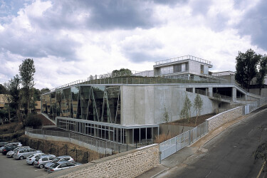 Les Lavandières gymnasium